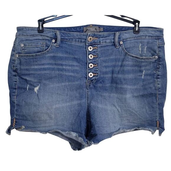 Torrid Feel the Fit Size 18 Distressed Denim Button Up Shorte - Picture 1 of 4
